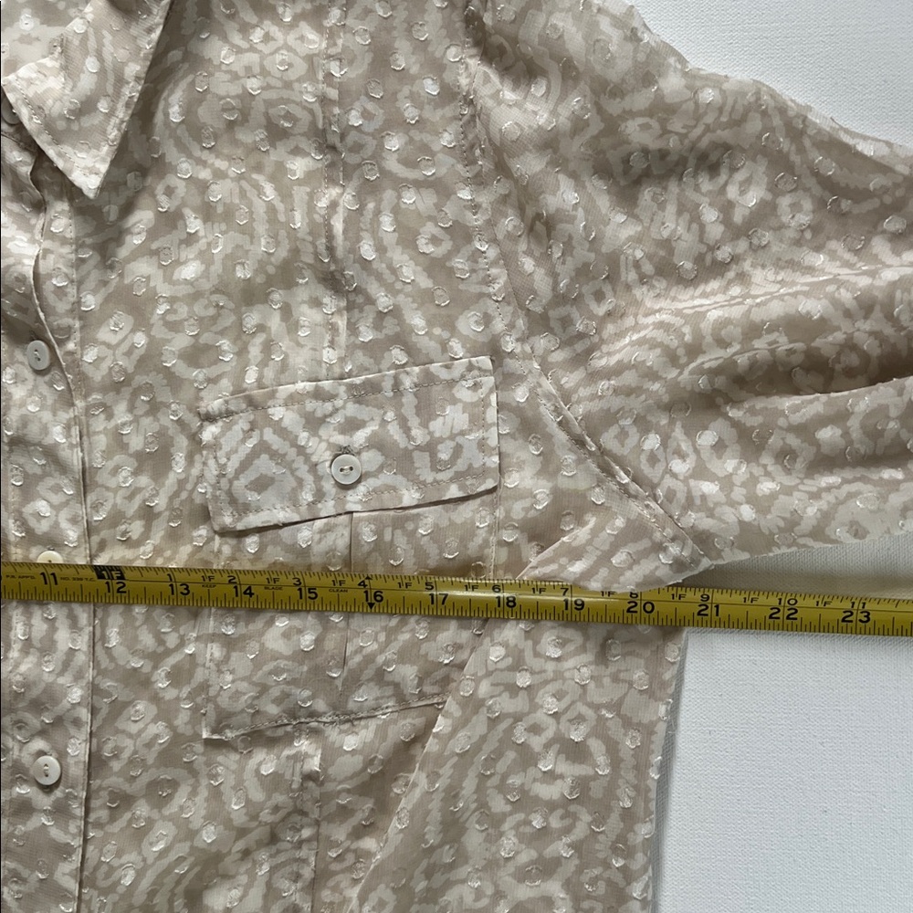 Chico's Beige Patterned Women’s Sheer Casual Button Down Shirt - 2(L) - Picture 8 of 10